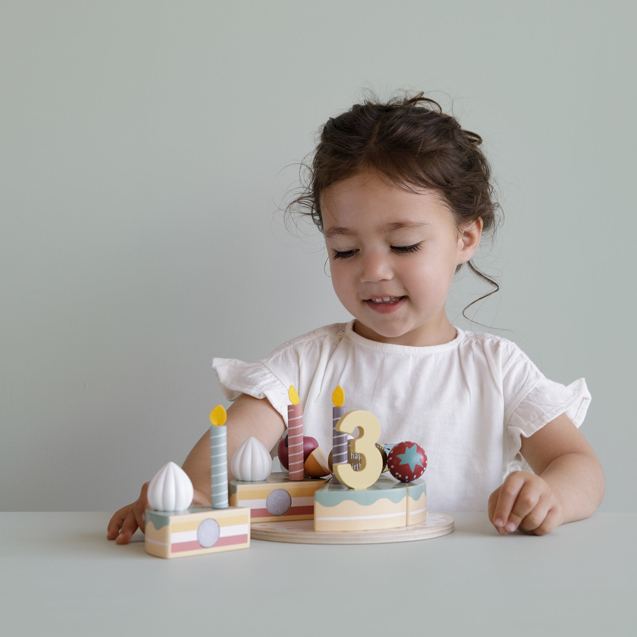 Tort aniversar cu decoratiuni pentru copii 1-5 ani - Little Dutch