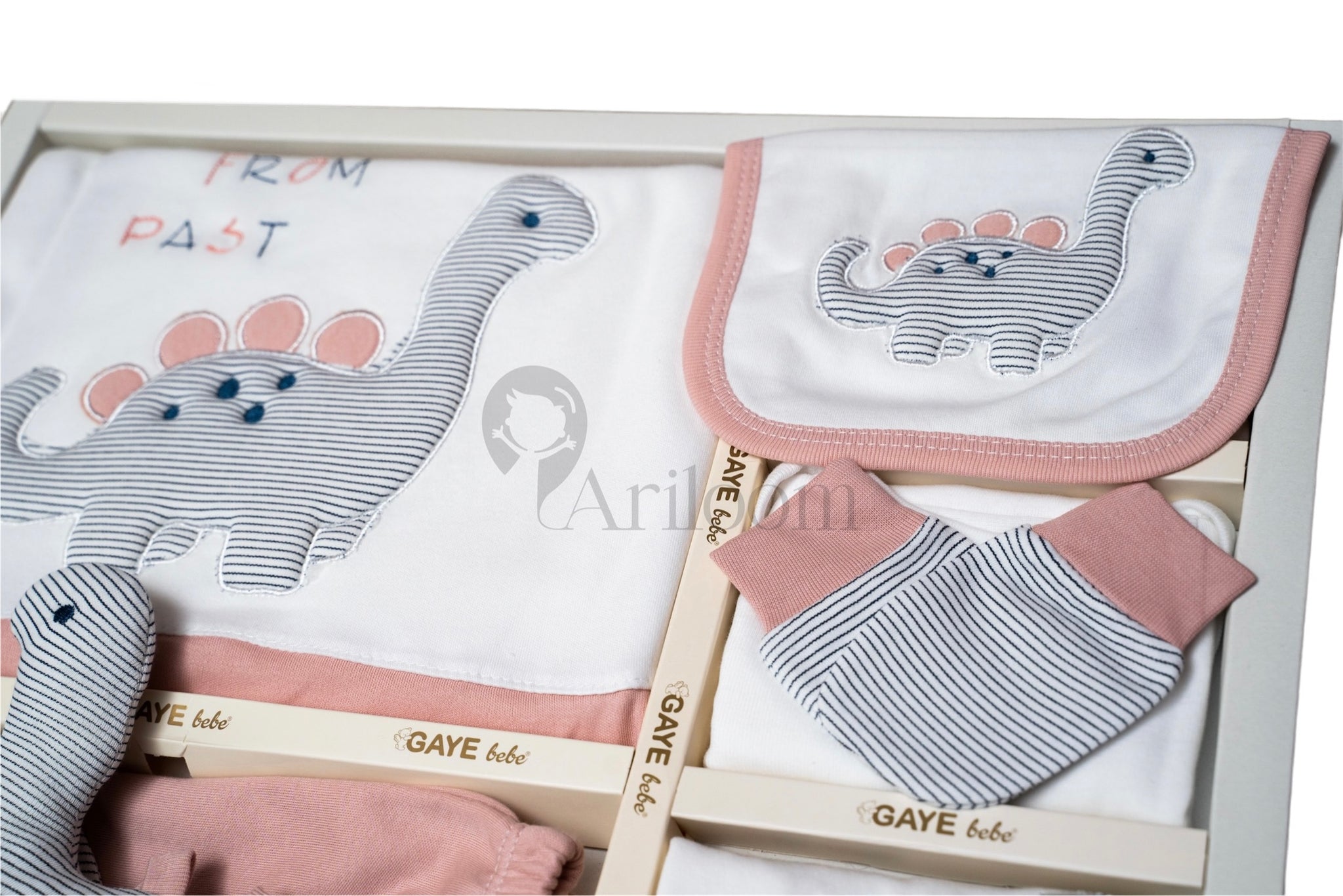Set cadou nou-nascut bebelus 1-3 luni, 10 piese, 56cm Dino roz